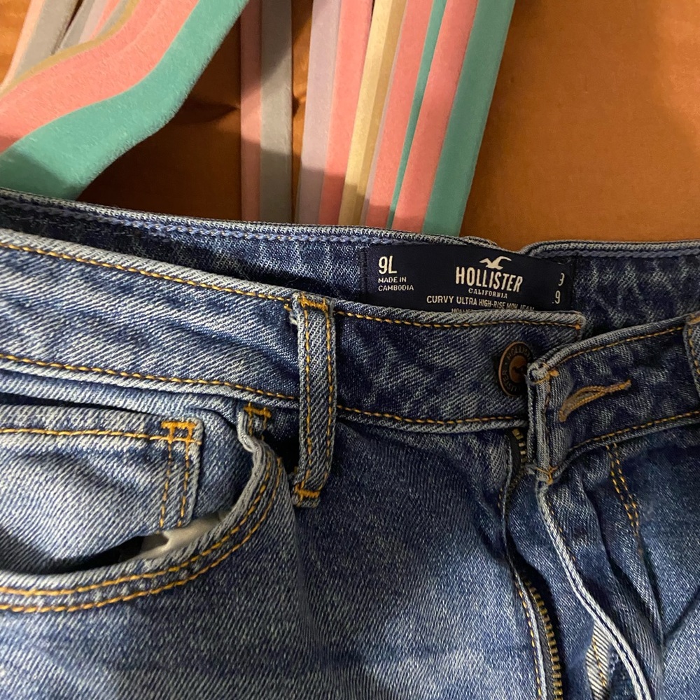 Hollister ripped jeans size 9L